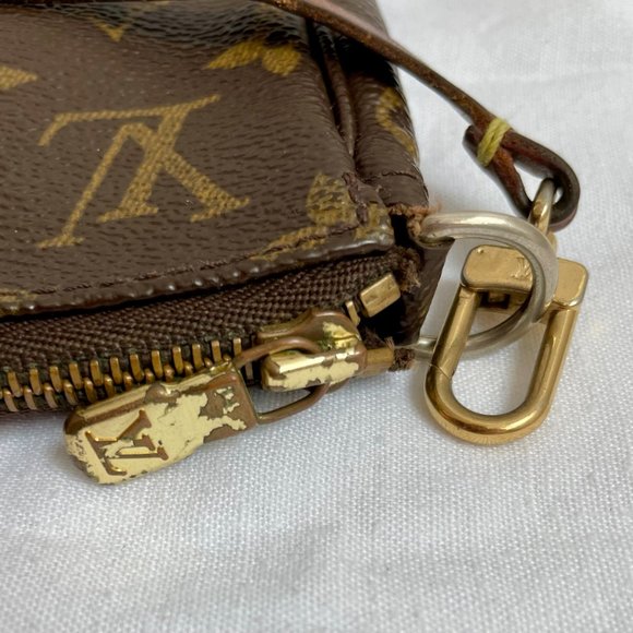 Louis Vuitton Vintage Pochette Monogram Brown Shoulder Bag - Picture 6 of 14